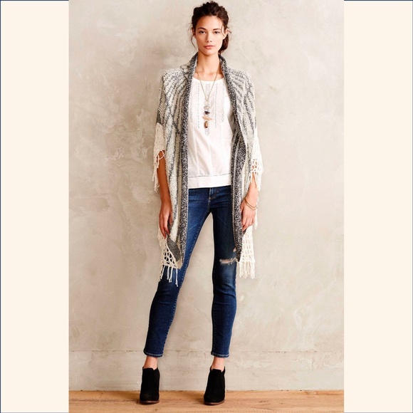 Anthropologie, Angel of the North, Angel Wings Boucle Wrap Poncho Cardigan. OS - Picture 4 of 8